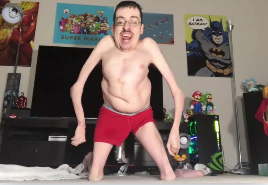 Does ricky berwick have a girlfriend