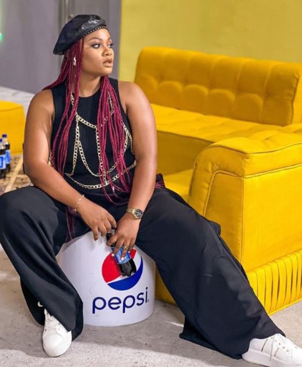 Tega invites Pere on IG to clarify issues about her ‘private’ smelling like fish (Video)